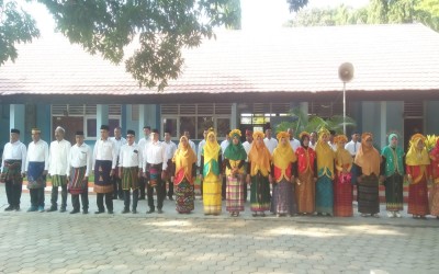 Civitas Akademik SMAN Cicalengka Melaksanakan Upacara Peringatan Hari Sumpah Pemuda